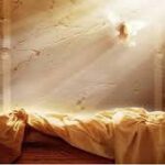 あなたがたは、どうして⽣きている⽅を死⼈の中で捜すのですか？